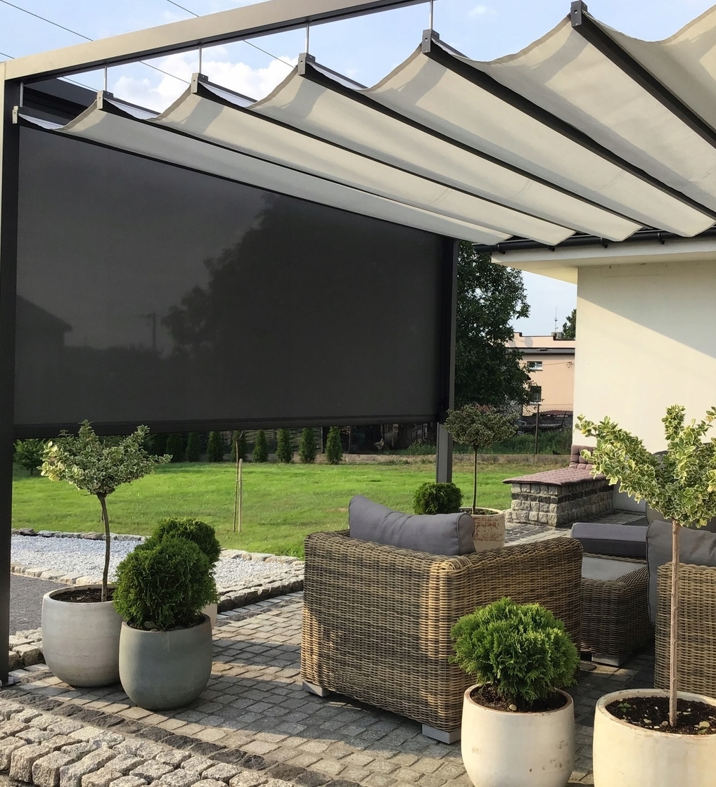 Пергола (перголы) купить для летнего кафе, веранд, террас ресторанов и кафе в Москве. Солнцезащитные системы. Производство и монтаж маркиз-пергол, пергольных конструкций с моторизированной крышей Пергола для летней веранды или террасы кафе и ресторана в Москве недорого! Алюминиевая пергола (пергольная маркиза) со сдвижной крышей с монтажом под ключ!