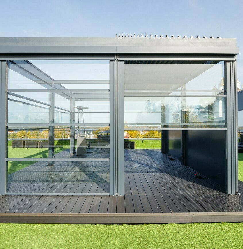 Биоклиматическая пергола – биоклиматика. Пергольная конструкция с поворотно-сдвижными ламелями для летней или всесезонной террасы (зимней утепленной веранды) Биоклиматическая пергола (биоклиматика). Пергола с поворотно-сдвижными ламелями. Строительство летних и всесезонных террас с установкой биоклиматической пергольной конструкции, а также утепленной биоклиматической перголы зимней эксплуатации