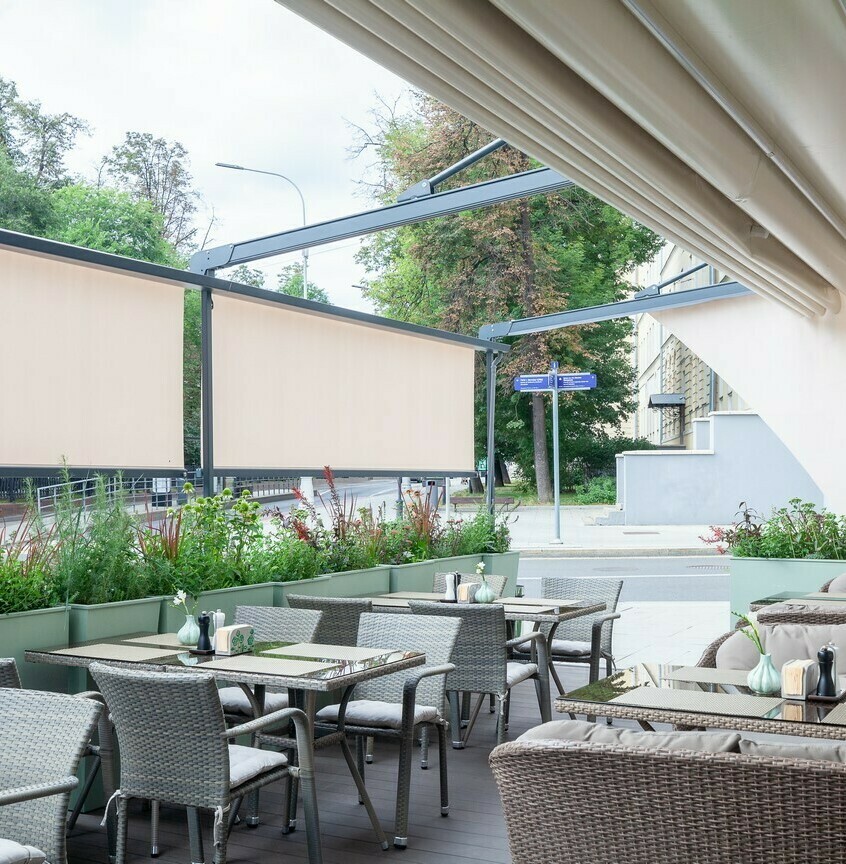 Биоклиматическая пергола – биоклиматика. Пергольная конструкция с поворотно-сдвижными ламелями для летней или всесезонной террасы (зимней утепленной веранды) Биоклиматическая пергола (биоклиматика). Пергола с поворотно-сдвижными ламелями. Строительство летних и всесезонных террас с установкой биоклиматической пергольной конструкции, а также утепленной биоклиматической перголы зимней эксплуатации