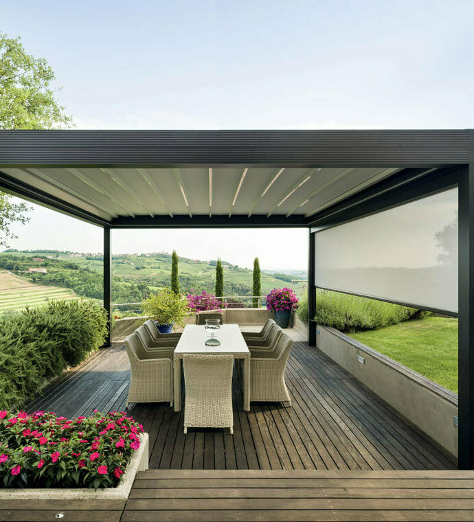 Биоклиматическая пергола – биоклиматика. Пергольная конструкция с поворотно-сдвижными ламелями для летней или всесезонной террасы (зимней утепленной веранды) Биоклиматическая пергола (биоклиматика). Пергола с поворотно-сдвижными ламелями. Строительство летних и всесезонных террас с установкой биоклиматической пергольной конструкции, а также утепленной биоклиматической перголы зимней эксплуатации